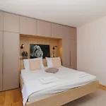 Iadera Terrace By Belmont Realty Appartamento