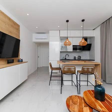 Iadera Terrace By Belmont Realty Appartamento Zara