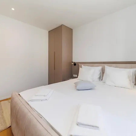 Iadera Terrace By Belmont Realty Appartement