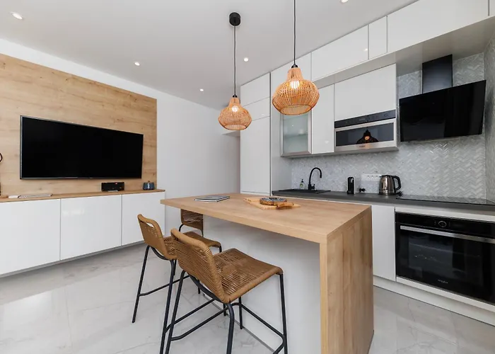 Iadera Terrace By Belmont Realty Διαμέρισμα